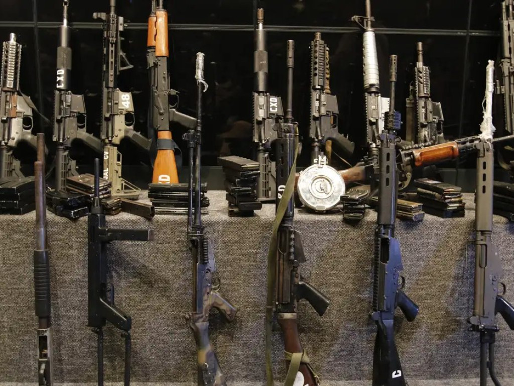 CAÇADA A PRÊMIO - Policiais do Bope vão receber R$ 5 mil por apreensão de cada fuzil no Rio de Janeiro
